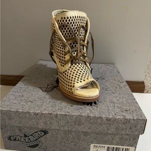 Benni- Size 10 Freebird by Steven BRAND NEW
